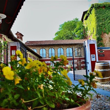 Foresteria Ristorante Conti Roero Monticello d'Alba Екстериор снимка