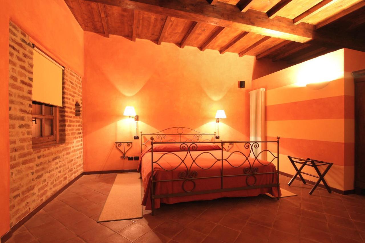 Foresteria Ristorante Conti Roero Monticello d'Alba Екстериор снимка