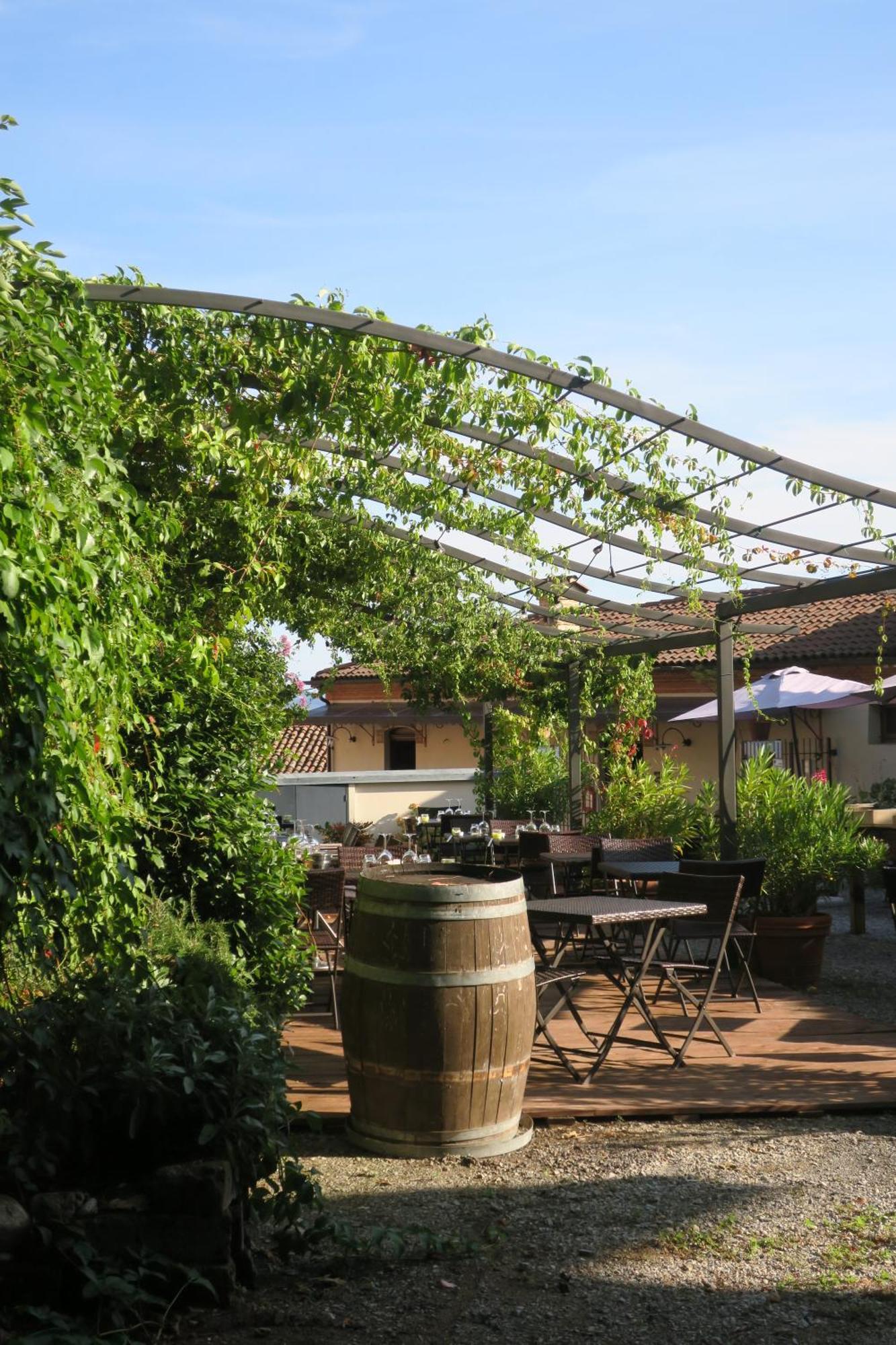 Foresteria Ristorante Conti Roero Monticello d'Alba Екстериор снимка