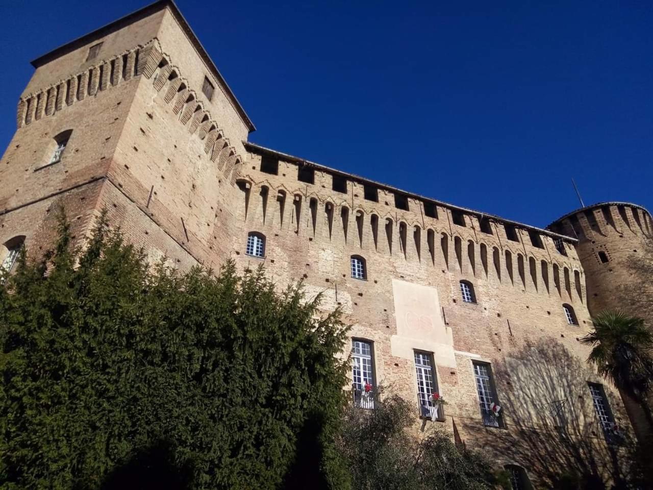 Foresteria Ristorante Conti Roero Monticello d'Alba Екстериор снимка